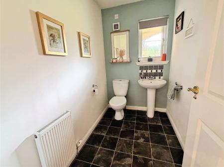 5 bedroom Detached house to let in Castlewood Avenue, Dundee, DD4