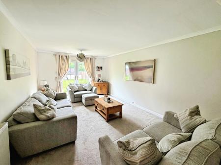 5 bedroom Detached house to let in Castlewood Avenue, Dundee, DD4