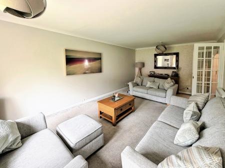 5 bedroom Detached house to let in Castlewood Avenue, Dundee, DD4