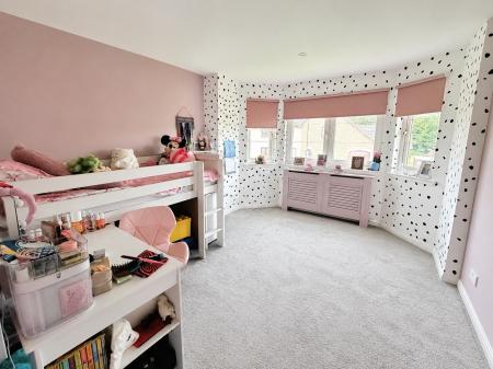 5 bedroom Detached house to let in Castlewood Avenue, Dundee, DD4
