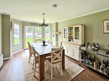 5 bedroom Detached house to let in Castlewood Avenue, Dundee, DD4