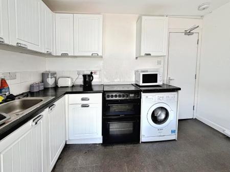 3 bedroom Flat for sale in Stirling Street, Dundee, DD3