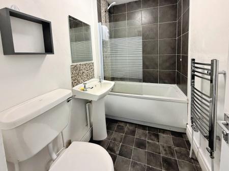 3 bedroom Flat for sale in Stirling Street, Dundee, DD3