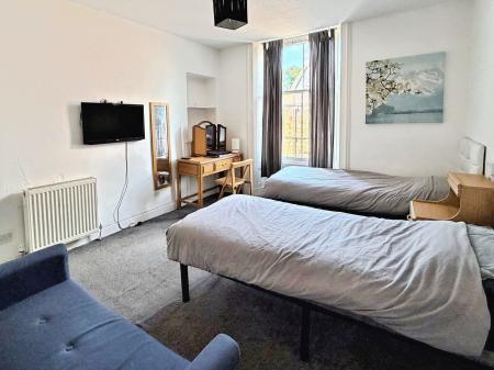 3 bedroom Flat for sale in Stirling Street, Dundee, DD3