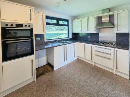 2 bedroom Flat to let in Southampton Place, Dundee, DD4