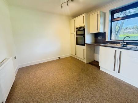 2 bedroom Flat to let in Southampton Place, Dundee, DD4