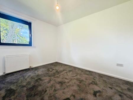 2 bedroom Flat to let in Southampton Place, Dundee, DD4