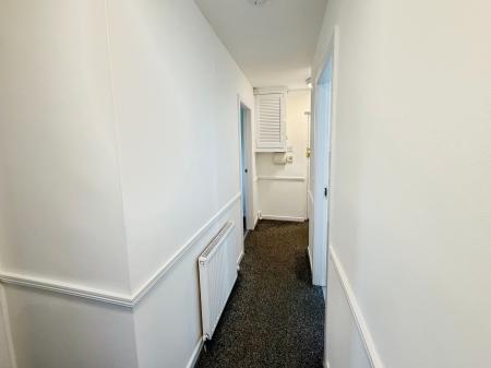 2 bedroom Flat to let in Southampton Place, Dundee, DD4