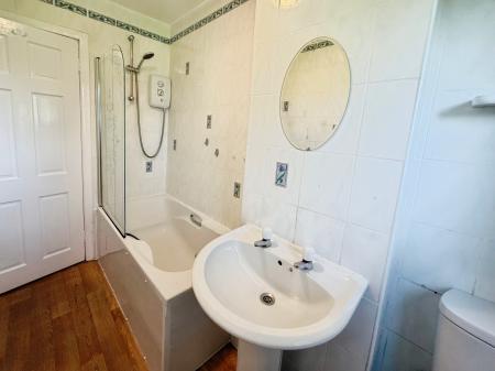 2 bedroom Flat to let in Southampton Place, Dundee, DD4
