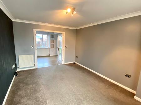 4 bedroom Detached house to let in Threave Loan, Dunfermline, KY11