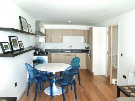 2 bedroom Flat to let in Quayside Mews, Dundee, DD1