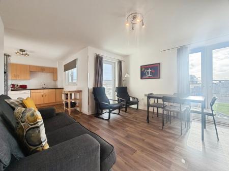 3 bedroom Flat to let in Bellfield Street, Dundee, DD1