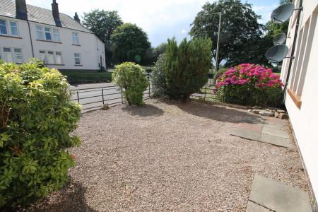 2 bedroom Flat to let in Kerrsview Terrace, Dundee, DD4