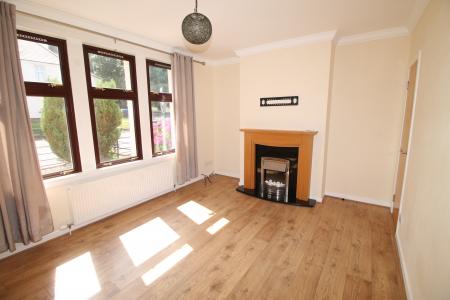 2 bedroom Flat to let in Kerrsview Terrace, Dundee, DD4