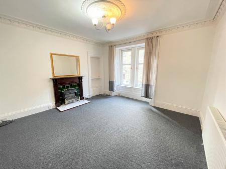 2 bedroom Flat to let in Forest Park Road, Dundee, DD1