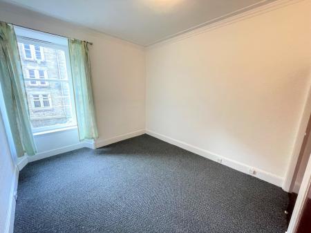 2 bedroom Flat to let in Forest Park Road, Dundee, DD1