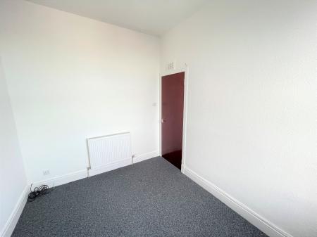 2 bedroom Flat to let in Forest Park Road, Dundee, DD1