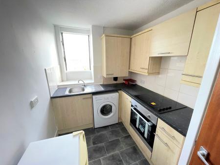 2 bedroom Flat to let in Forest Park Road, Dundee, DD1