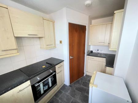 2 bedroom Flat to let in Forest Park Road, Dundee, DD1