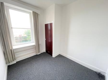 2 bedroom Flat to let in Forest Park Road, Dundee, DD1