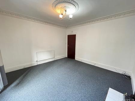 2 bedroom Flat to let in Forest Park Road, Dundee, DD1