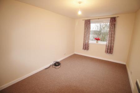 2 bedroom Flat to let in Yarrow Terrace, Dundee, DD2