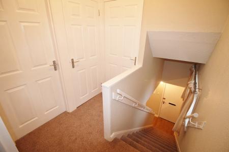 2 bedroom Flat to let in Yarrow Terrace, Dundee, DD2