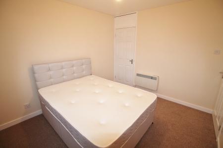 2 bedroom Flat to let in Yarrow Terrace, Dundee, DD2