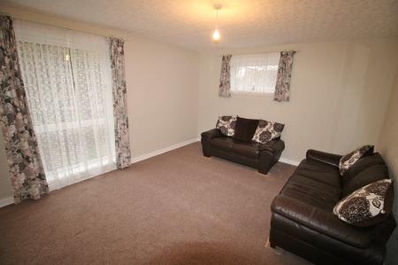 2 bedroom Flat to let in Yarrow Terrace, Dundee, DD2