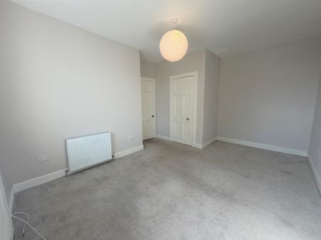 2 bedroom Flat to let in Seymour Street, Dundee, DD2