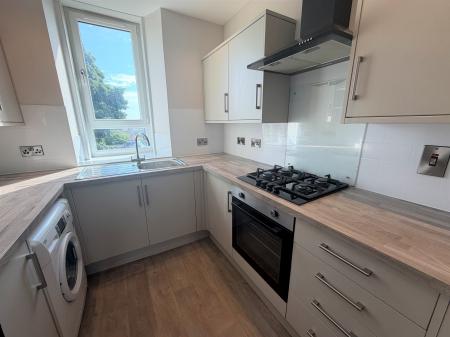 2 bedroom Flat to let in Seymour Street, Dundee, DD2