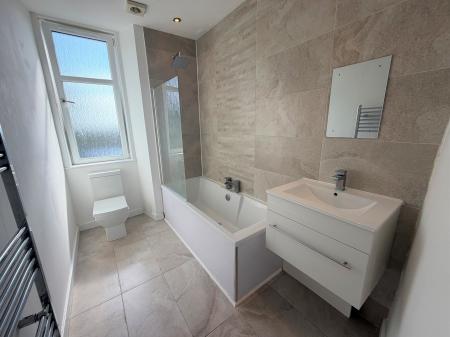 2 bedroom Flat to let in Seymour Street, Dundee, DD2