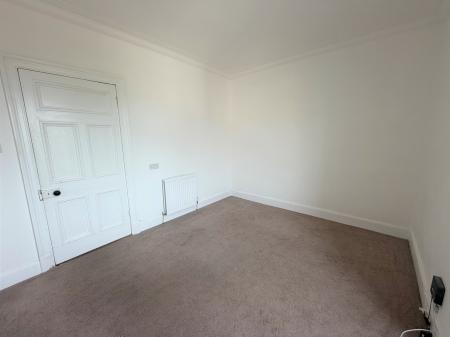 2 bedroom Flat to let in Seymour Street, Dundee, DD2