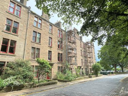 1 bedroom Flat to let in Roseangle, Dundee, DD1