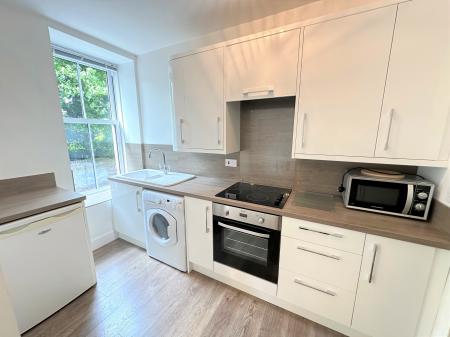 1 bedroom Flat to let in Roseangle, Dundee, DD1