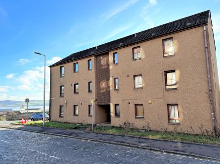 2 bedroom Flat to let in Graham Place, Dundee, DD4