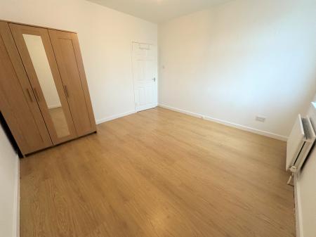2 bedroom Flat to let in Balunie Avenue, Dundee, DD4