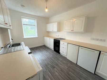 2 bedroom Flat to let in Balunie Avenue, Dundee, DD4