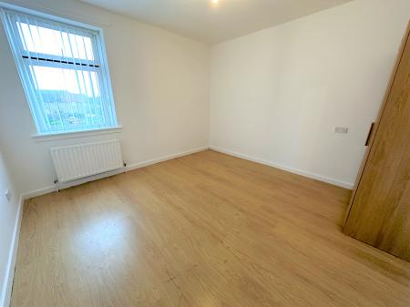 2 bedroom Flat to let in Balunie Avenue, Dundee, DD4