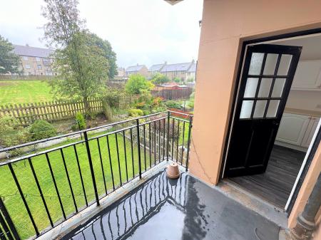 2 bedroom Flat to let in Balunie Avenue, Dundee, DD4
