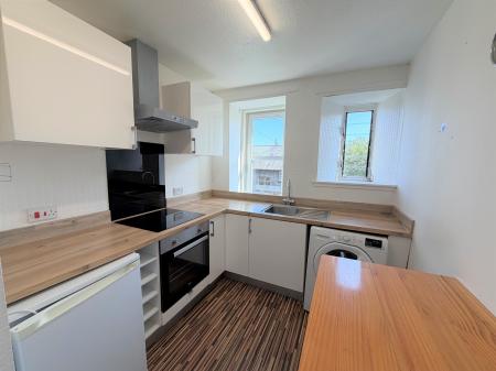 2 bedroom Flat to let in Arklay Street, Dundee, DD3