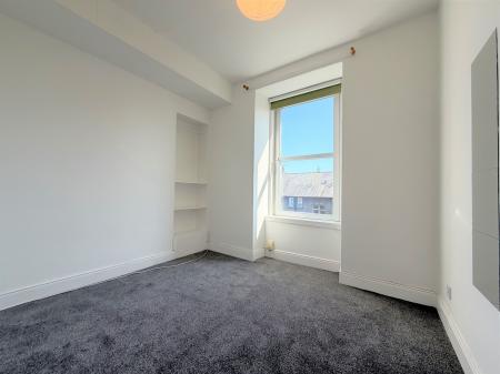 2 bedroom Flat to let in Arklay Street, Dundee, DD3