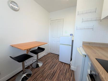 2 bedroom Flat to let in Arklay Street, Dundee, DD3