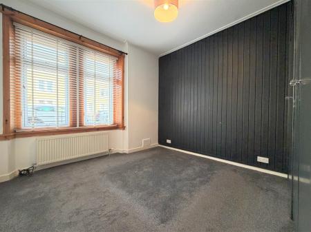 2 bedroom Flat to let in Arklay Terrace, Dundee, DD3