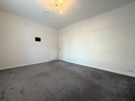 2 bedroom Flat to let in Arklay Terrace, Dundee, DD3