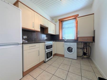 2 bedroom Flat to let in Arklay Terrace, Dundee, DD3