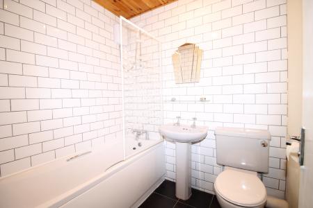 2 bedroom Flat to let in Bellefield Avenue, Dundee, DD1