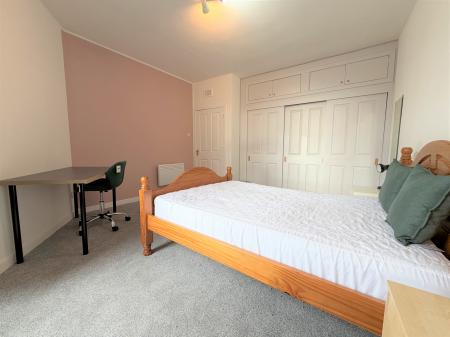 2 bedroom Flat to let in Blackness Road, Dundee, DD1