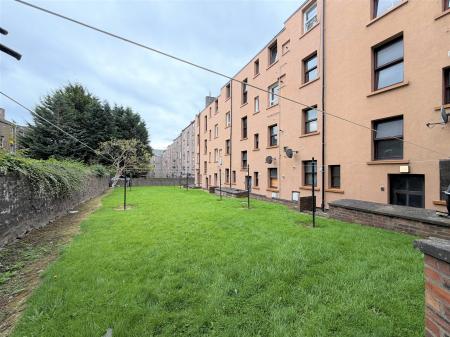 2 bedroom Flat to let in Blackness Road, Dundee, DD1