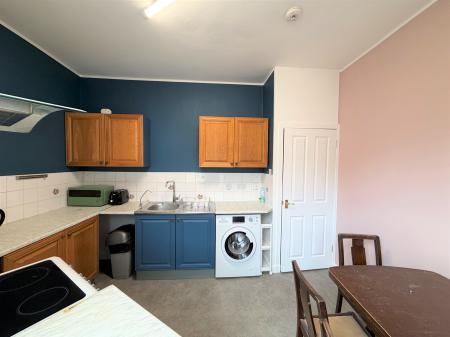 2 bedroom Flat to let in Blackness Road, Dundee, DD1